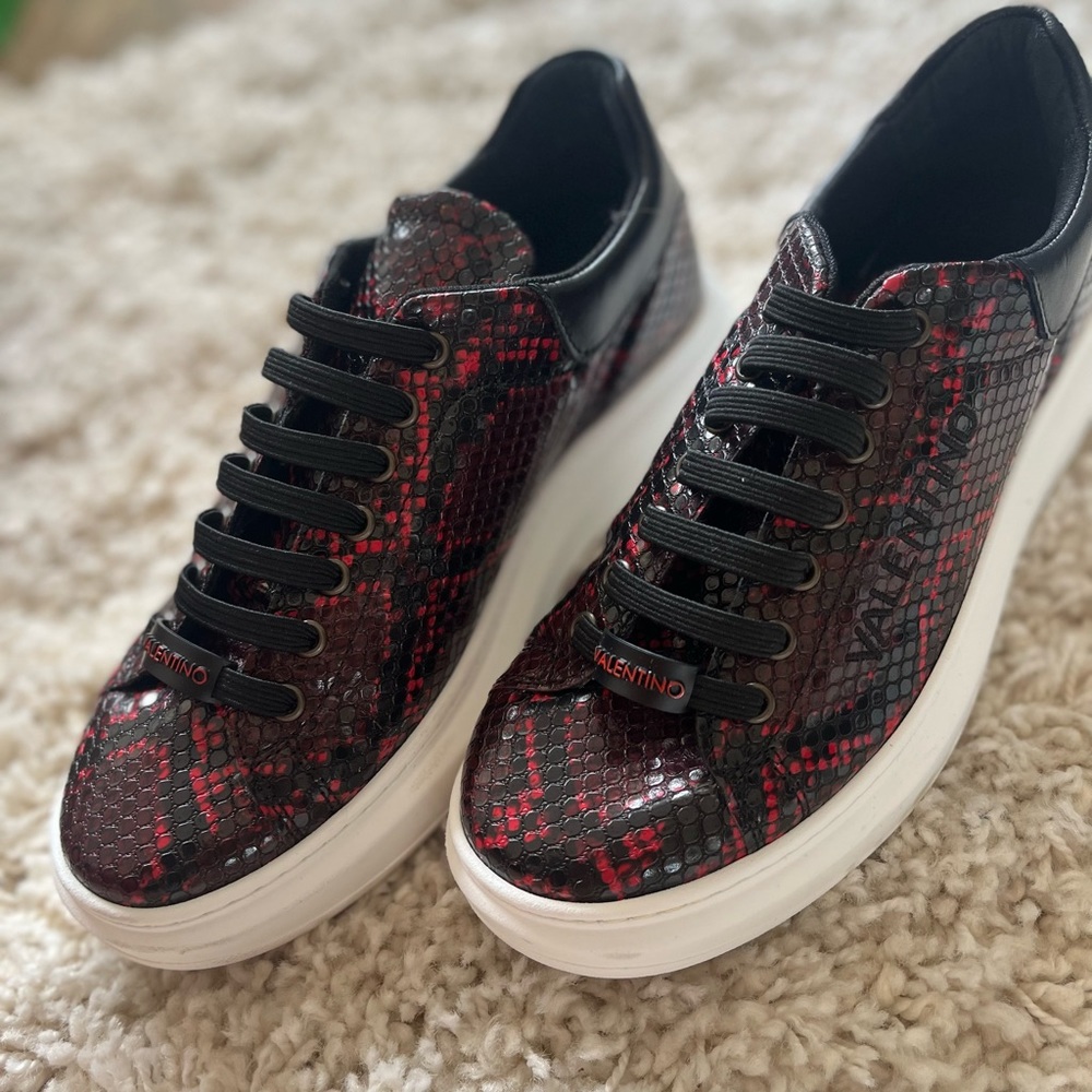Valentino Sneakers snakeskin size 8